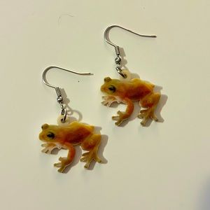 💍5/$10 Orange frog earrings